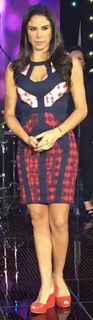 Paola Rojas feet photo thumbnail