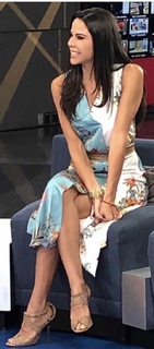 Paola Rojas feet photo thumbnail