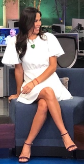 Paola Rojas feet photo thumbnail