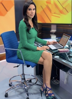 Paola Rojas feet photo thumbnail