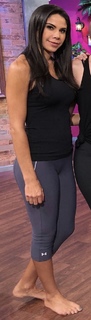 Paola Rojas feet photo thumbnail