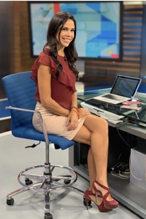 Paola Rojas feet photo thumbnail