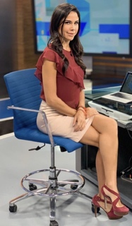 Paola Rojas feet photo thumbnail