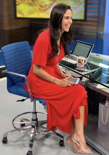 Paola Rojas feet photo thumbnail