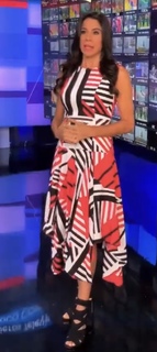 Paola Rojas feet photo thumbnail