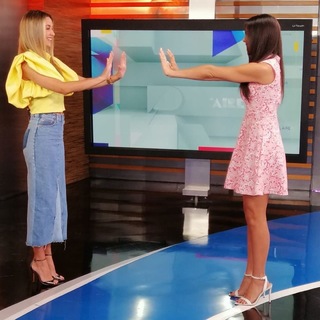 Paola Rojas feet photo thumbnail