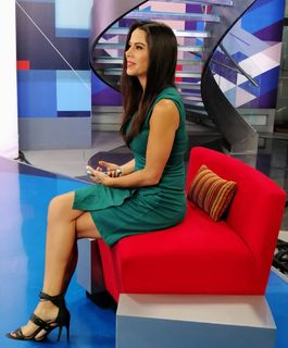 Paola Rojas feet photo thumbnail