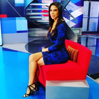 Paola Rojas feet photo thumbnail