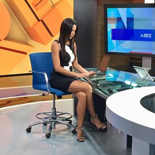 Paola Rojas feet photo thumbnail