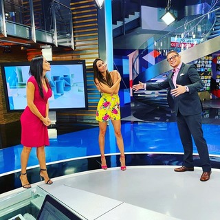 Paola Rojas feet photo thumbnail