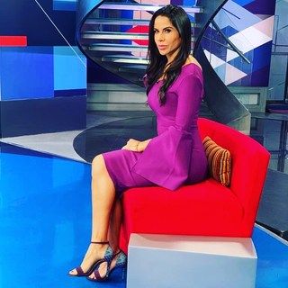 Paola Rojas feet photo thumbnail