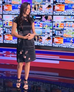 Paola Rojas feet photo thumbnail