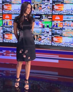Paola Rojas feet photo thumbnail