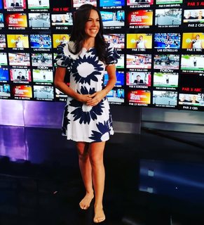 Paola Rojas feet photo thumbnail