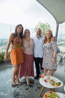 Paola Rojas feet photo thumbnail