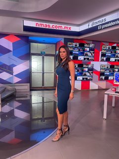 Paola Rojas feet photo thumbnail