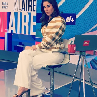 Paola Rojas feet photo thumbnail