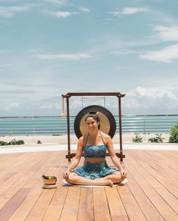 Paola Rojas feet photo thumbnail