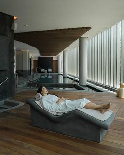 Paola Rojas feet photo thumbnail