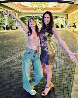 Paola Rojas feet photo thumbnail