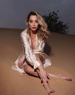 Paola Saulino feet photo 1