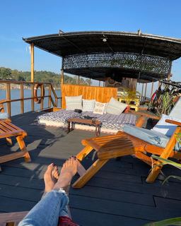 Paoli Dam feet photo 3