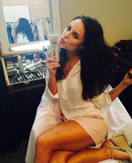 Paolla Oliveira feet photo thumbnail