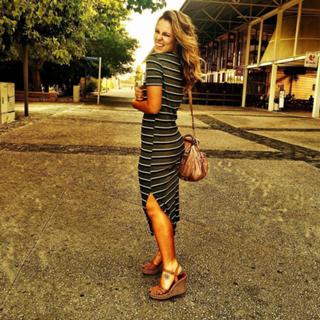 Paolla Oliveira feet photo thumbnail