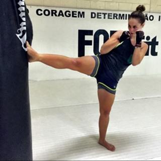 Paolla Oliveira feet photo thumbnail