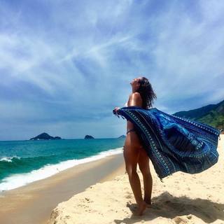 Paolla Oliveira feet photo thumbnail