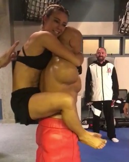 Paolla Oliveira feet photo thumbnail