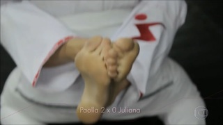 Paolla Oliveira feet photo thumbnail