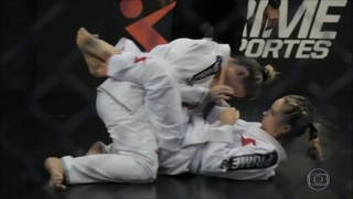 Paolla Oliveira feet photo thumbnail