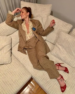 Paolla Oliveira feet photo thumbnail