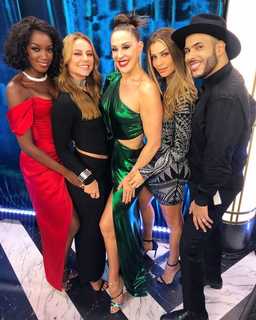 Paolla Oliveira feet photo thumbnail