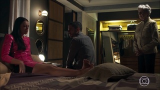 Paolla Oliveira feet photo thumbnail