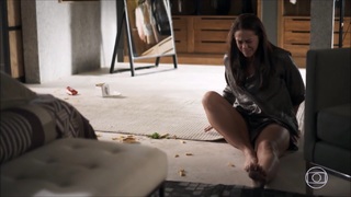 Paolla Oliveira feet photo thumbnail