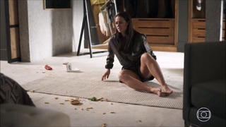 Paolla Oliveira feet photo thumbnail