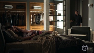 Paolla Oliveira feet photo thumbnail