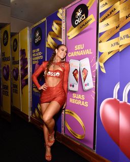 Paolla Oliveira feet photo thumbnail