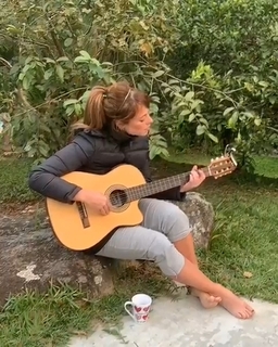 Paolla Oliveira feet photo thumbnail