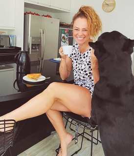 Paolla Oliveira feet photo thumbnail