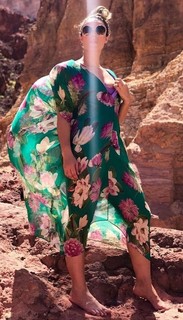 Paolla Oliveira feet photo thumbnail