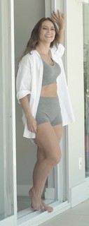 Paolla Oliveira feet photo thumbnail