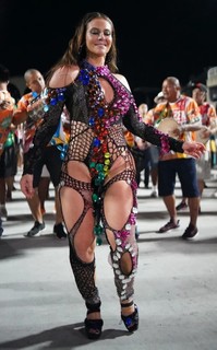 Paolla Oliveira feet photo thumbnail