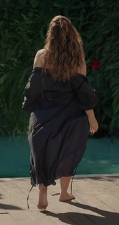 Paolla Oliveira feet photo thumbnail