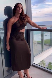 Paolla Oliveira feet photo thumbnail