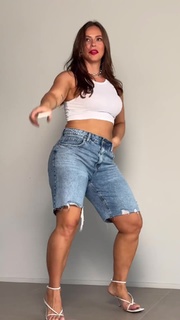 Paolla Oliveira feet photo thumbnail