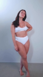 Paolla Oliveira feet photo thumbnail