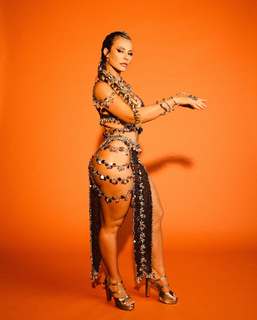 Paolla Oliveira feet photo thumbnail